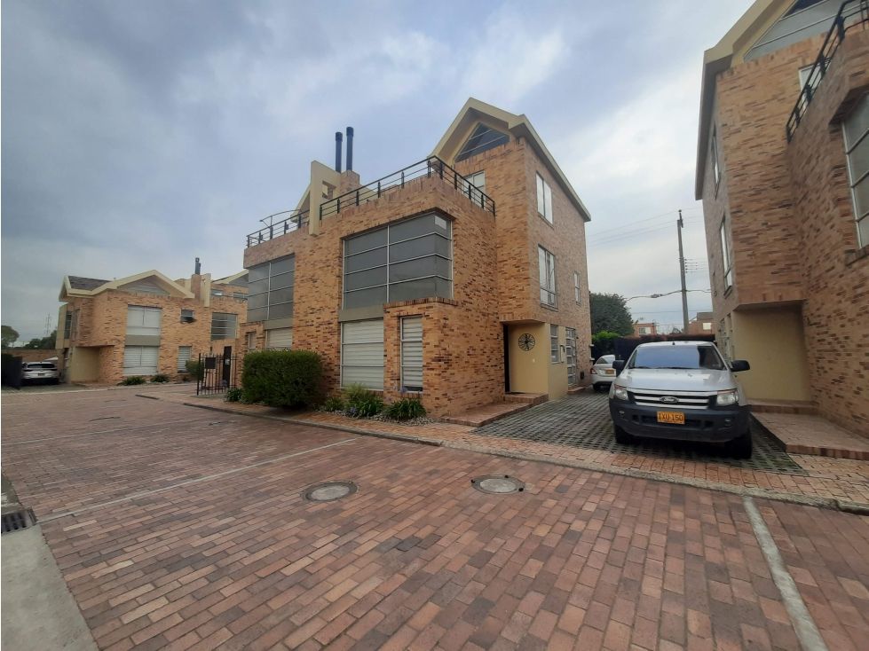 Casa en venta Cundinamarca Mosquera Mosquera 165 m2 Habitaciones 3 Baños 3 Garajes 3 Precio $780000000