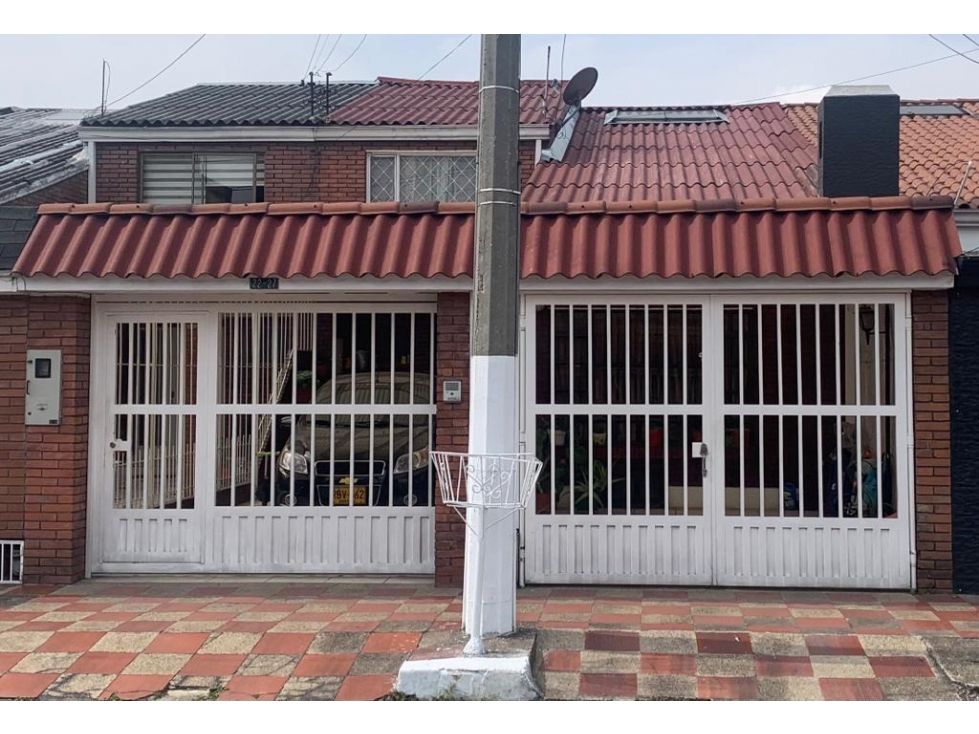 Casa en venta Cundinamarca Bogotá Balcares 200 m2 Habitaciones 5 Baños 3 Garajes 3 Precio $890000000