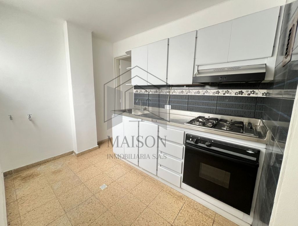 Apartamento en arriendo o venta Antioquia Medellín El Nogal- Los Almendros 122 m2 Habitaciones 4 Baños 6 Garajes 2 Precio venta $430000000 Precio arriendo $3000000