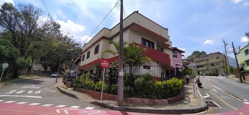 Casa en venta Antioquia Medellín Sucre 149 m2 Habitaciones 8 Baños 6 Garajes 1 Precio $670000000