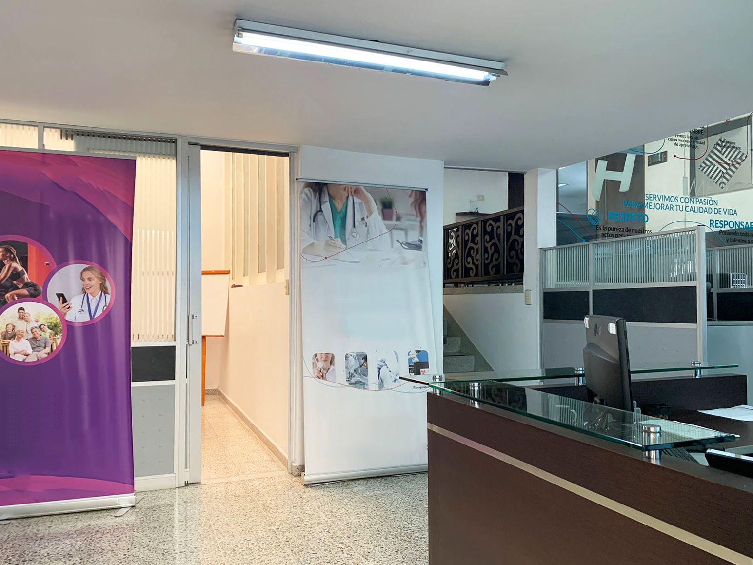 Oficina en arriendo Antioquia Medellín Patio Bonito 427 m2 Habitaciones 0 Baños 8 Garajes 5 Precio $20400000