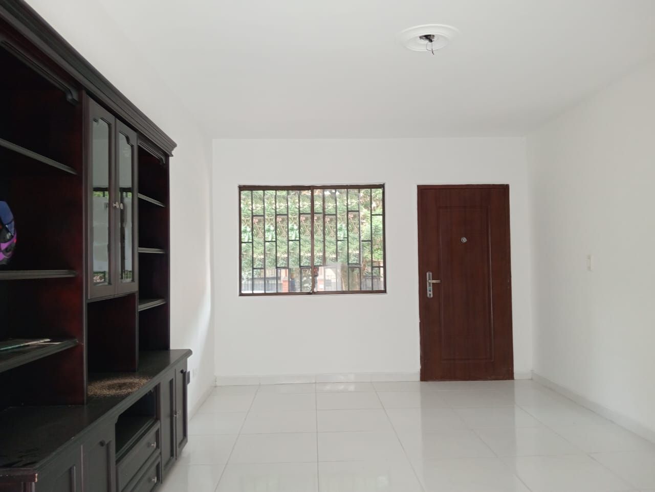 Casa en arriendo o venta Antioquia Medellín La Castellana 180 m2 Habitaciones 3 Baños 2 Garajes 2 Precio venta $780000000 Precio arriendo $4400000