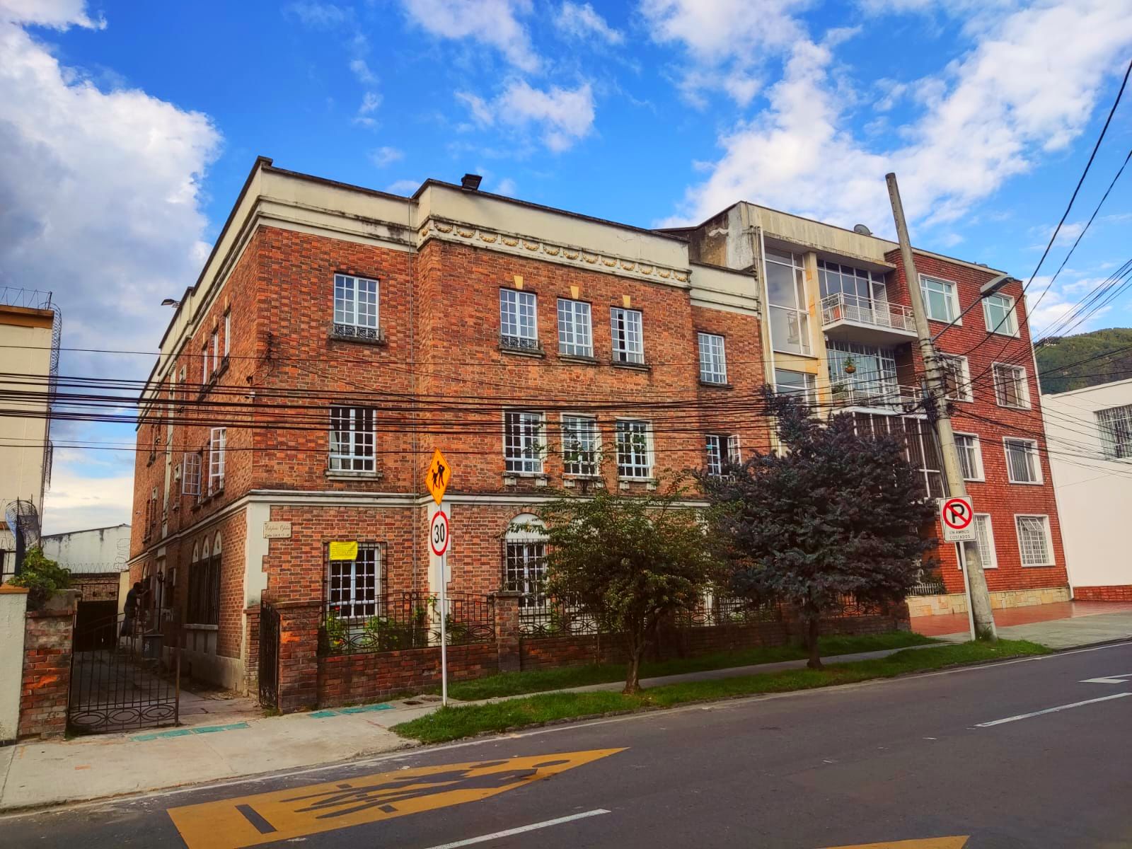 Apartamento en arriendo Cundinamarca Bogotá Teusaquillo 100 m2 Habitaciones 2 Baños 2 Garajes 1 Precio $4100000