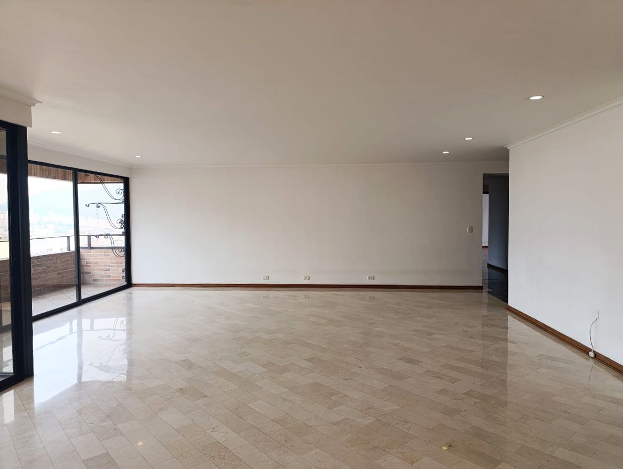 Apartamento en arriendo o venta Antioquia Medellín El Diamante No2 242 m2 Habitaciones 3 Baños 6 Garajes 3 Precio venta $1600000000 Precio arriendo $8500000