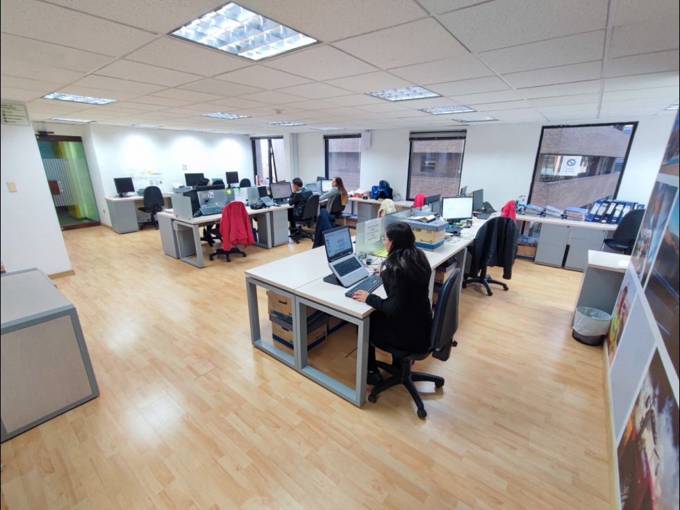 Oficina en arriendo Cundinamarca Bogotá El Nogal 250 m2 Habitaciones 0 Baños 4 Garajes 4 Precio $17161000