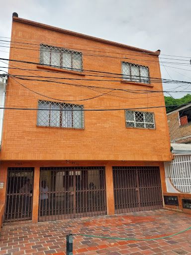 Edificio en venta Valle Del Cauca Cali Primero De Mayo 290 m2 Habitaciones 8 Baños 7 Garajes 3 Precio $780000000