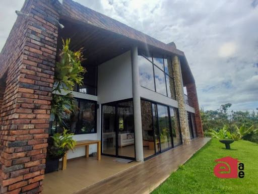 Casa en arriendo Antioquia La Ceja La Ceja 400 m2 Habitaciones 4 Baños 5 Garajes 6 Precio $16000000