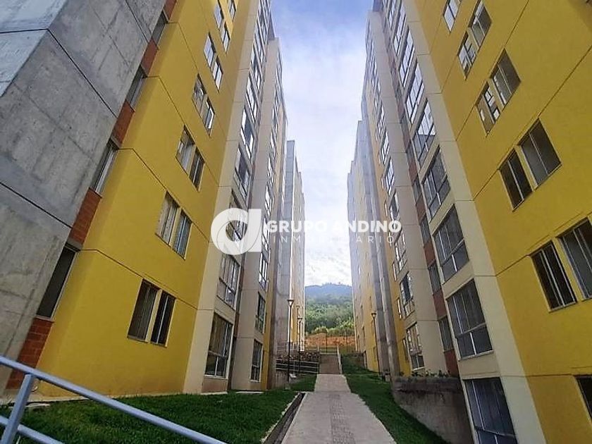 Apartamento en venta Santander Girón Almenares De San Juan 63 m2 Habitaciones 3 Baños 2 Garajes 1 Precio $210000000