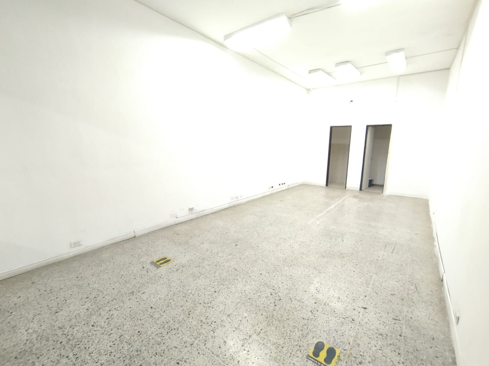 Local en arriendo Antioquia Medellín La Candelaria 38 m2 Habitaciones 0 Baños 1 Garajes 0 Precio $2000000