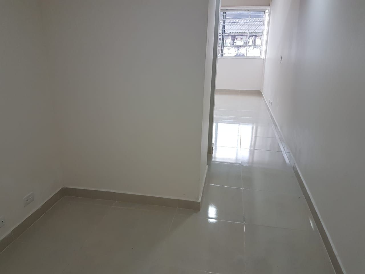 Oficina en arriendo Antioquia Medellín San Diego 30 m2 Habitaciones 0 Baños 1 Garajes 2 Precio $2000000