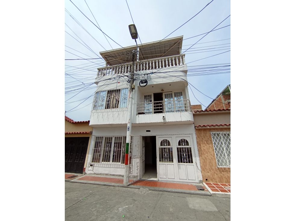 Casa en venta Valle Del Cauca Palmira Emilia 300 m2 Habitaciones 7 Baños 5 Garajes 1 Precio $260000000