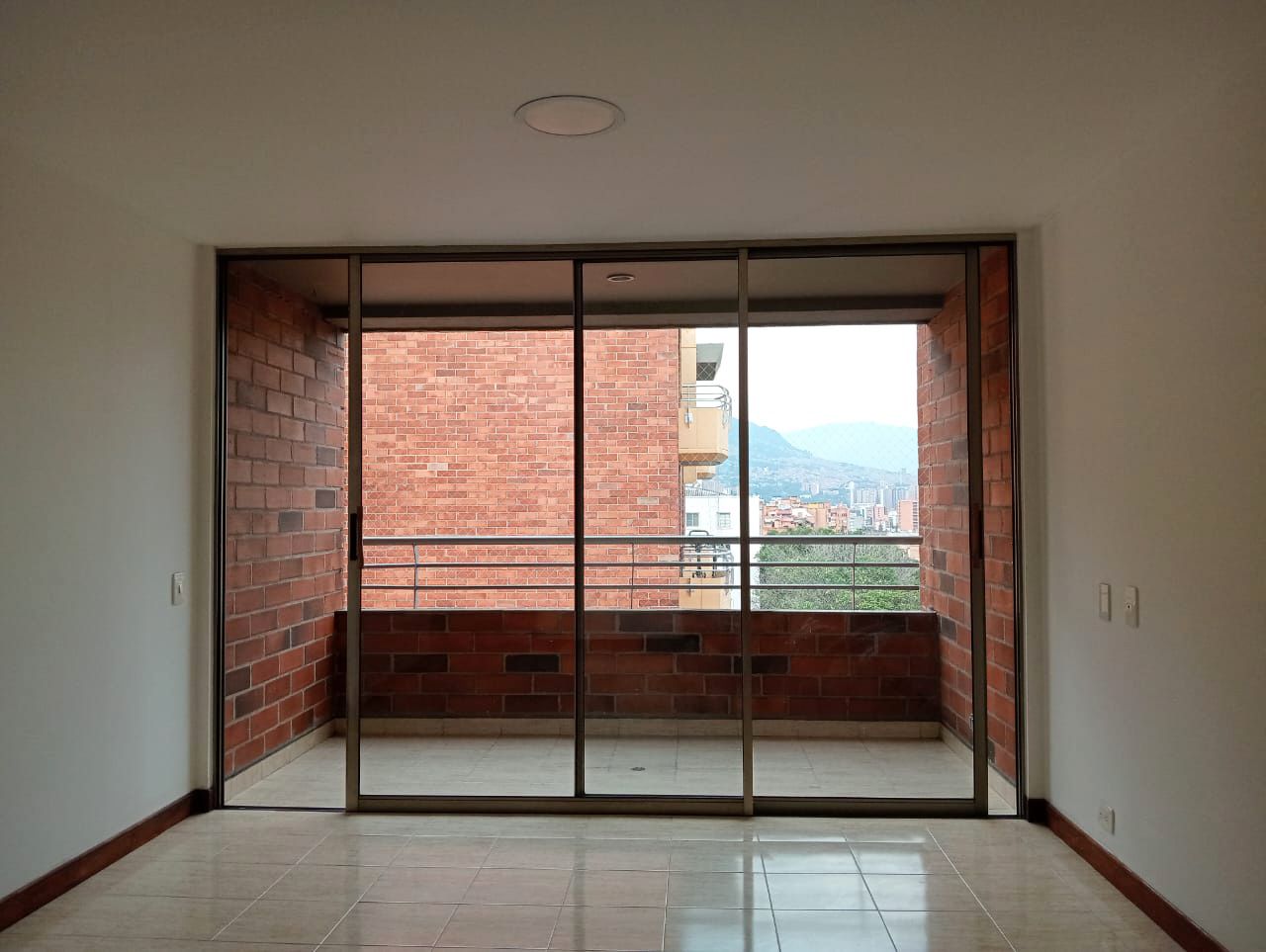 Apartamento en venta Antioquia Medellín Lorena 141 m2 Habitaciones 3 Baños 4 Garajes 2 Precio $1060000000