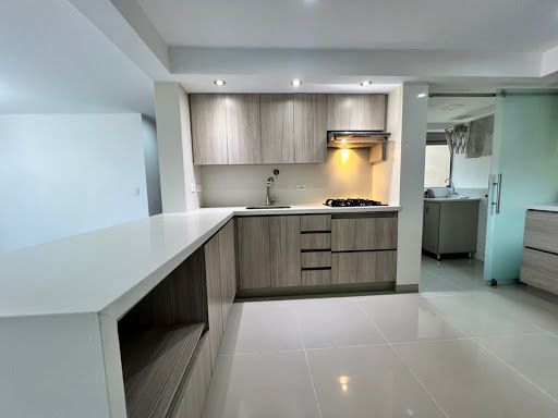 Apartamento en arriendo Antioquia Medellín Urbanizacion Cedros De La Colina 126 m2 Habitaciones 3 Baños 6 Garajes 3 Precio $4500000