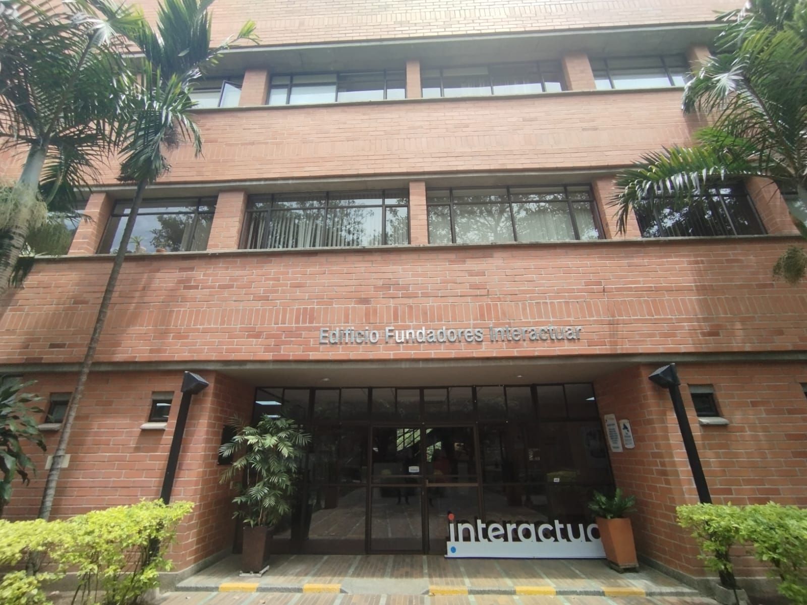 Edificio en arriendo Antioquia Bello La Gabriela 1601 m2 Habitaciones 0 Baños 8 Garajes 1 Precio $76394000