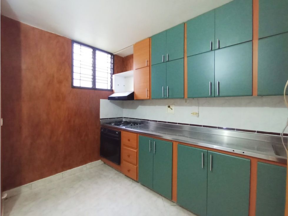 Apartamento en arriendo Antioquia Envigado Zona Centro 98 m2 Habitaciones 3 Baños 2 Garajes 1 Precio $2500000