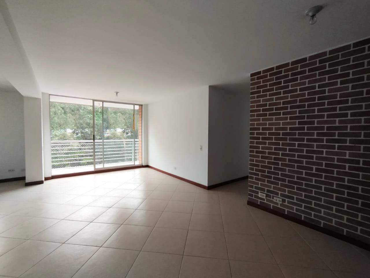 Apartamento en arriendo Antioquia Medellín Medellín 109 m2 Habitaciones 3 Baños 2 Garajes 2 Precio $4300000