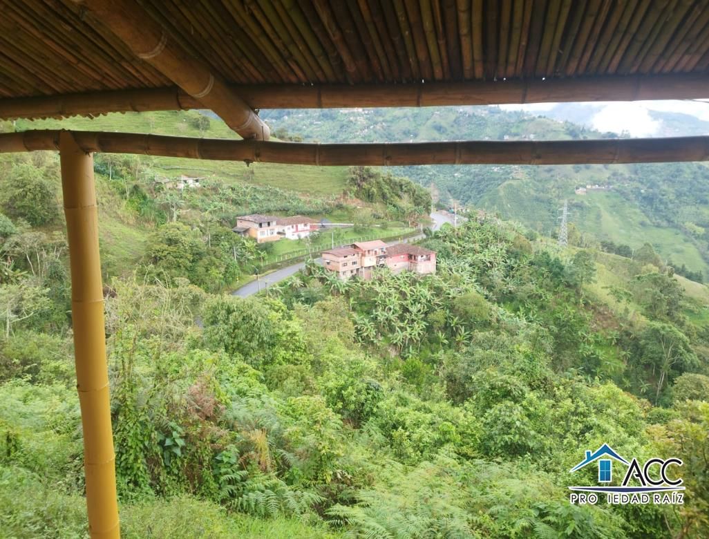 Casa en venta Antioquia Santafé De Antioquia Centro 135 m2 Habitaciones 4 Baños 0 Garajes 2 Precio $150000000