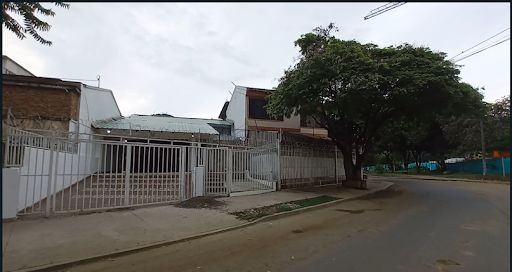 Casa en venta Valle Del Cauca Cali San Vicente 280 m2 Habitaciones 4 Baños 2 Garajes 4 Precio $680000000