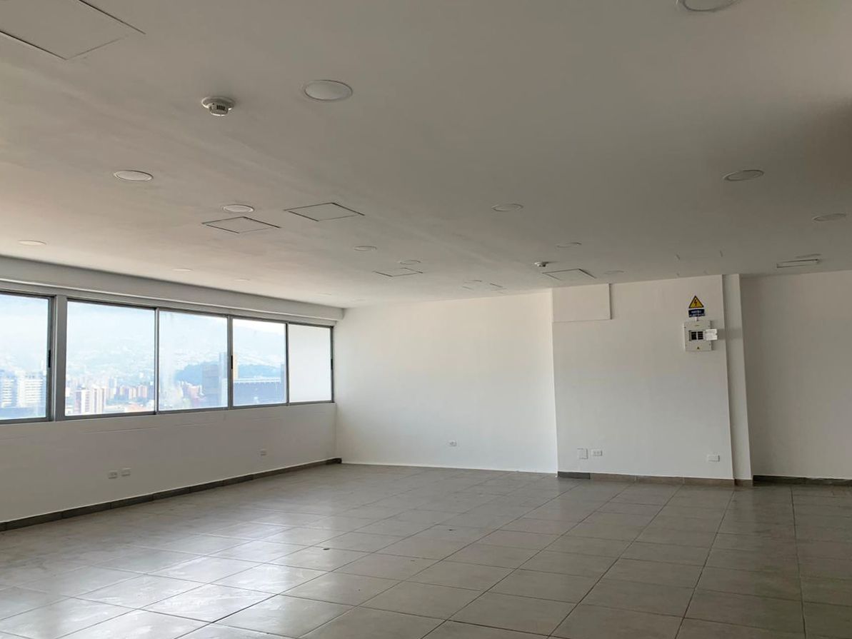 Oficina en arriendo Antioquia Medellín San Diego 295 m2 Habitaciones 0 Baños 6 Garajes 14 Precio $21800000