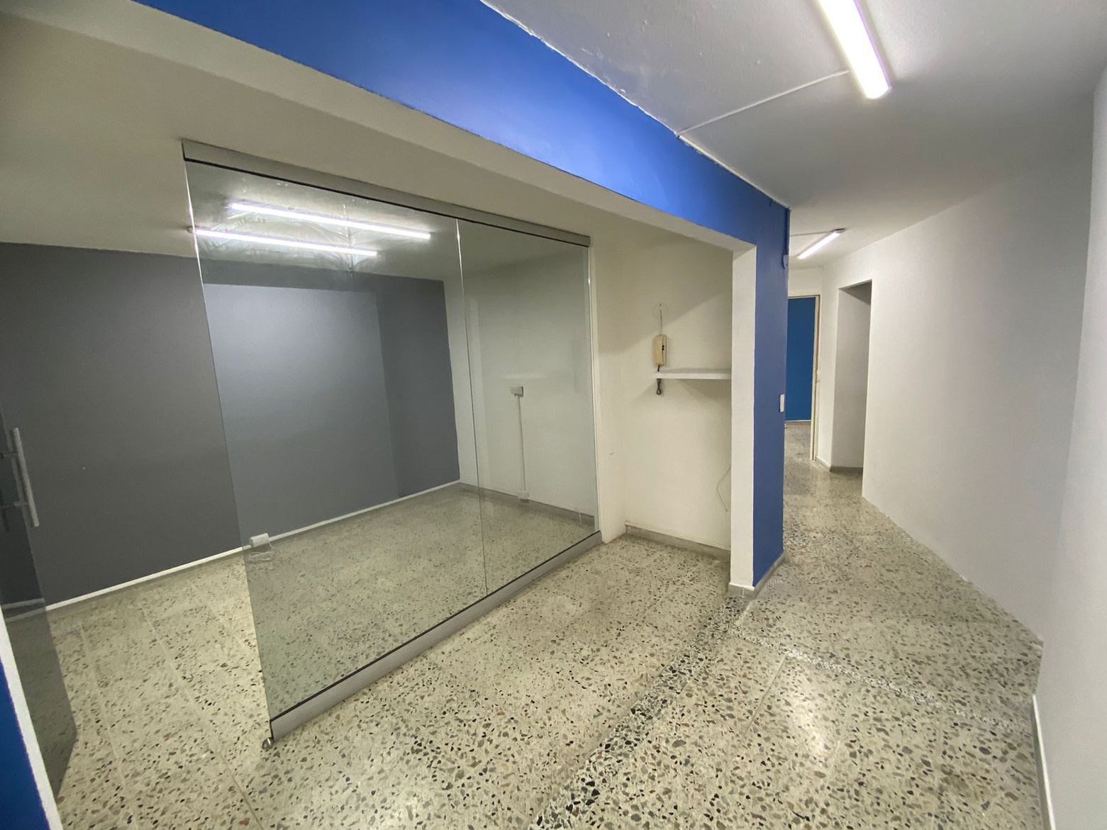 Oficina en arriendo Antioquia Medellín Lorena 90 m2 Habitaciones 0 Baños 2 Garajes 1 Precio $2500000