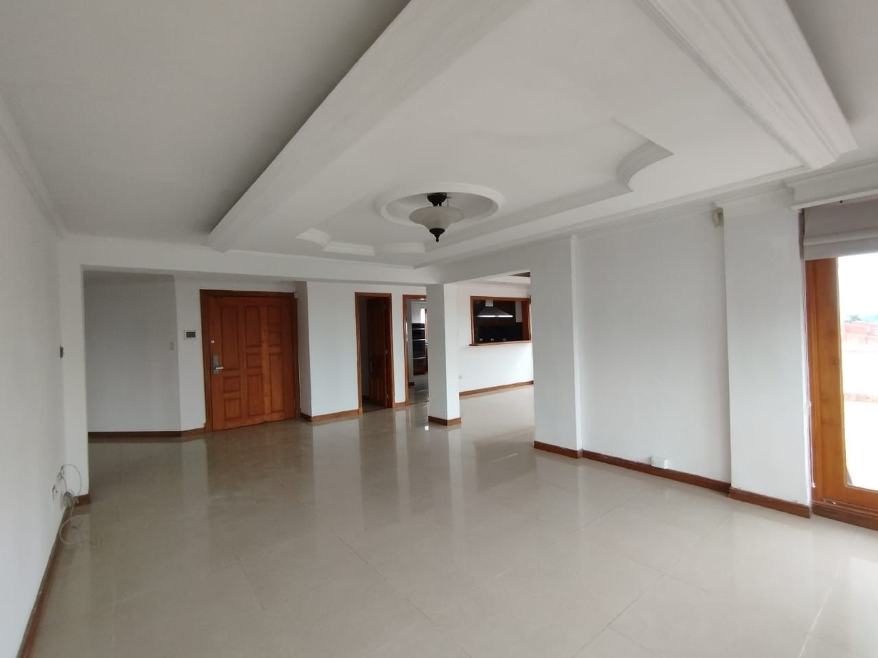 Apartamento en arriendo o venta Risaralda Pereira Los Angeles 370 m2 Habitaciones 4 Baños 6 Garajes 3 Precio venta $1600000000 Precio arriendo $5650000