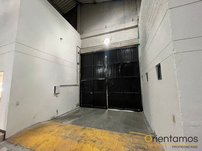 Bodega en arriendo Antioquia La Estrella San Agustín 1100 m2 Habitaciones 0 Baños 5 Garajes 0 Precio $32000000