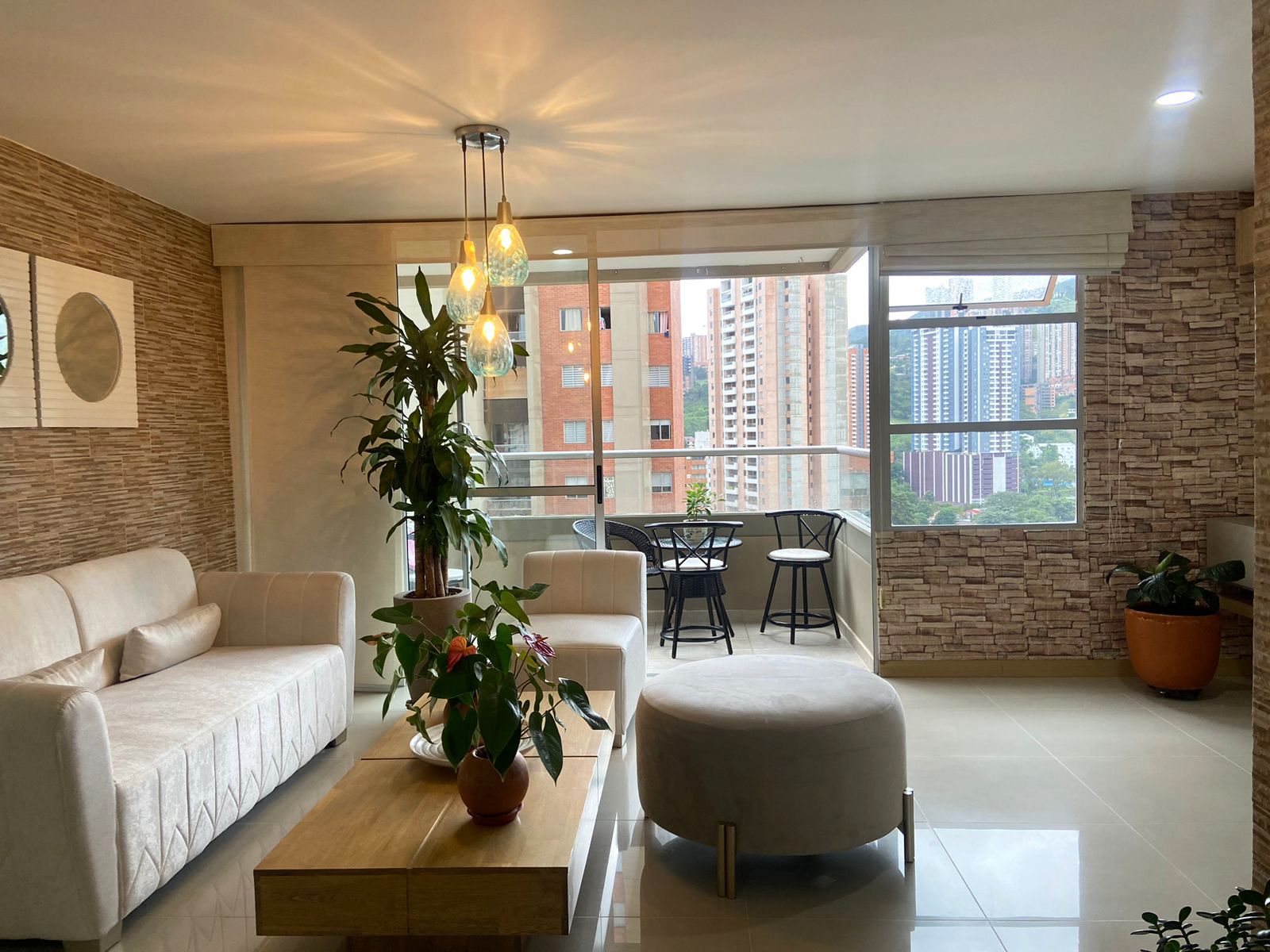 Apartamento en arriendo Antioquia Sabaneta Vegas De San José 95 m2 Habitaciones 3 Baños 2 Garajes 3 Precio $3750000