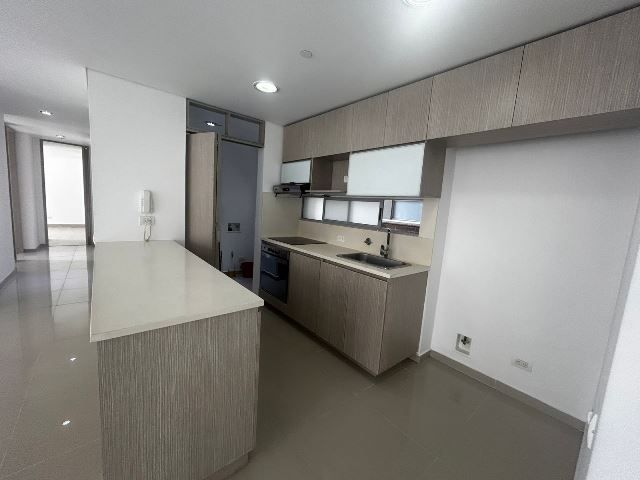 Apartamento en arriendo Antioquia Envigado La Inmaculada 99 m2 Habitaciones 3 Baños 2 Garajes 3 Precio $4800000