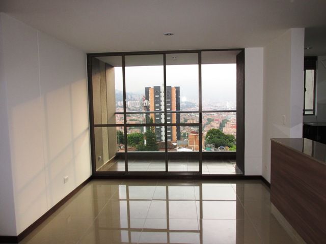 Apartamento en arriendo Antioquia Envigado Zúñiga 82 m2 Habitaciones 2 Baños 2 Garajes 3 Precio $3500000