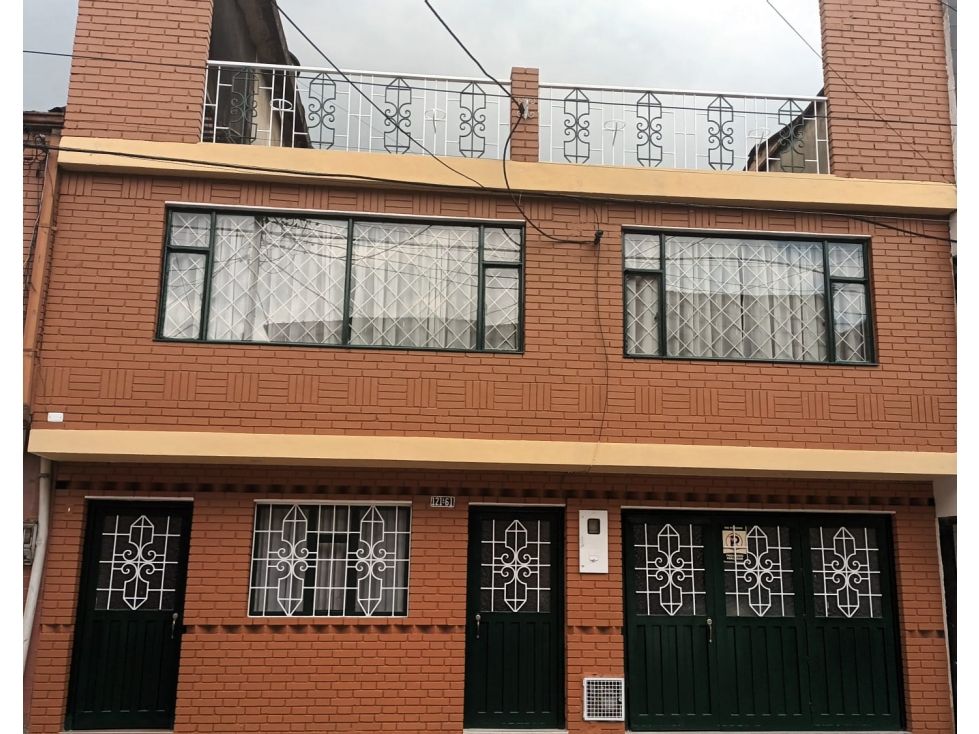 Casa en venta Cundinamarca Bogotá La Perla 420 m2 Habitaciones 11 Baños 5 Garajes 3 Precio $649000000