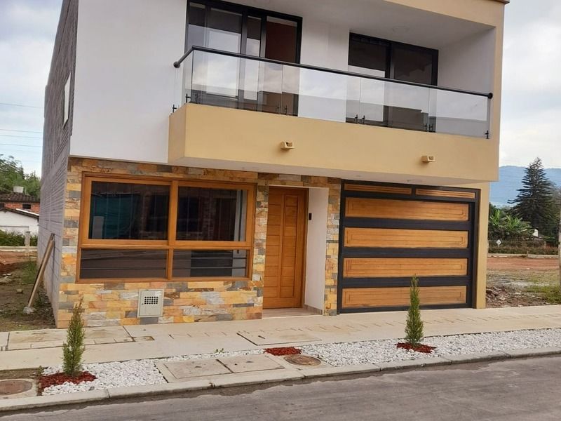 Casa en venta Antioquia La Ceja Tahami 142 m2 Habitaciones 3 Baños 3 Garajes 1 Precio $620000000