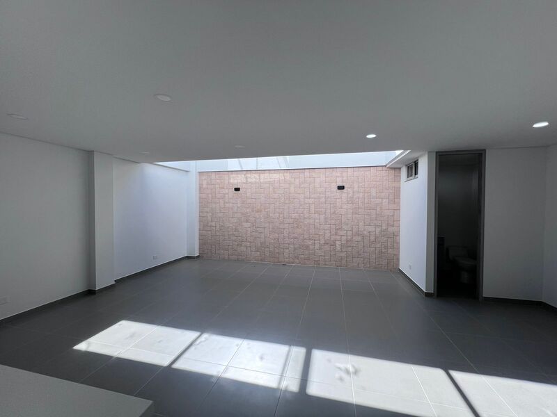 Casa en venta Antioquia Rionegro Gualanday 161 m2 Habitaciones 3 Baños 6 Garajes 3 Precio $965000000