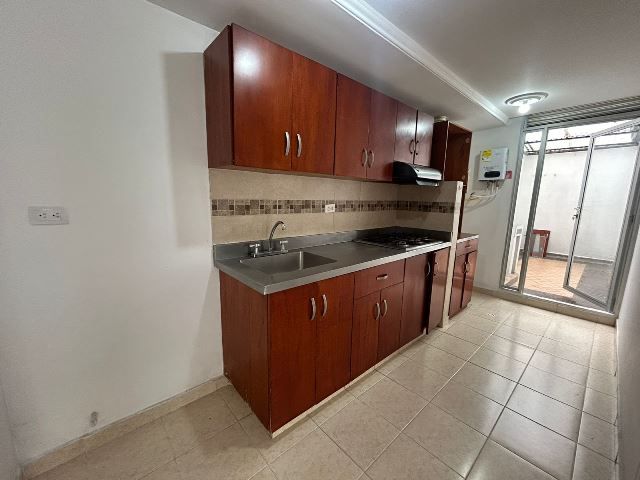 Apartamento en arriendo Antioquia Envigado La Paz 80 m2 Habitaciones 3 Baños 2 Garajes 2 Precio $2500000