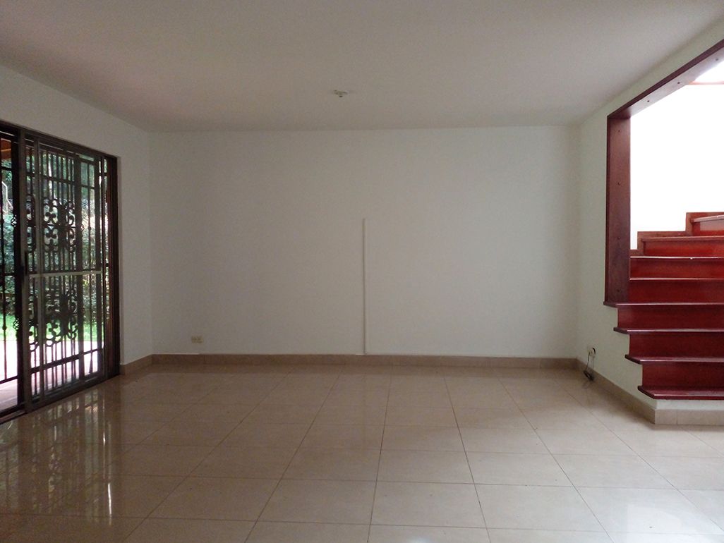 Casa en arriendo Antioquia Envigado El Esmeraldal 167 m2 Habitaciones 3 Baños 4 Garajes 5 Precio $7500000