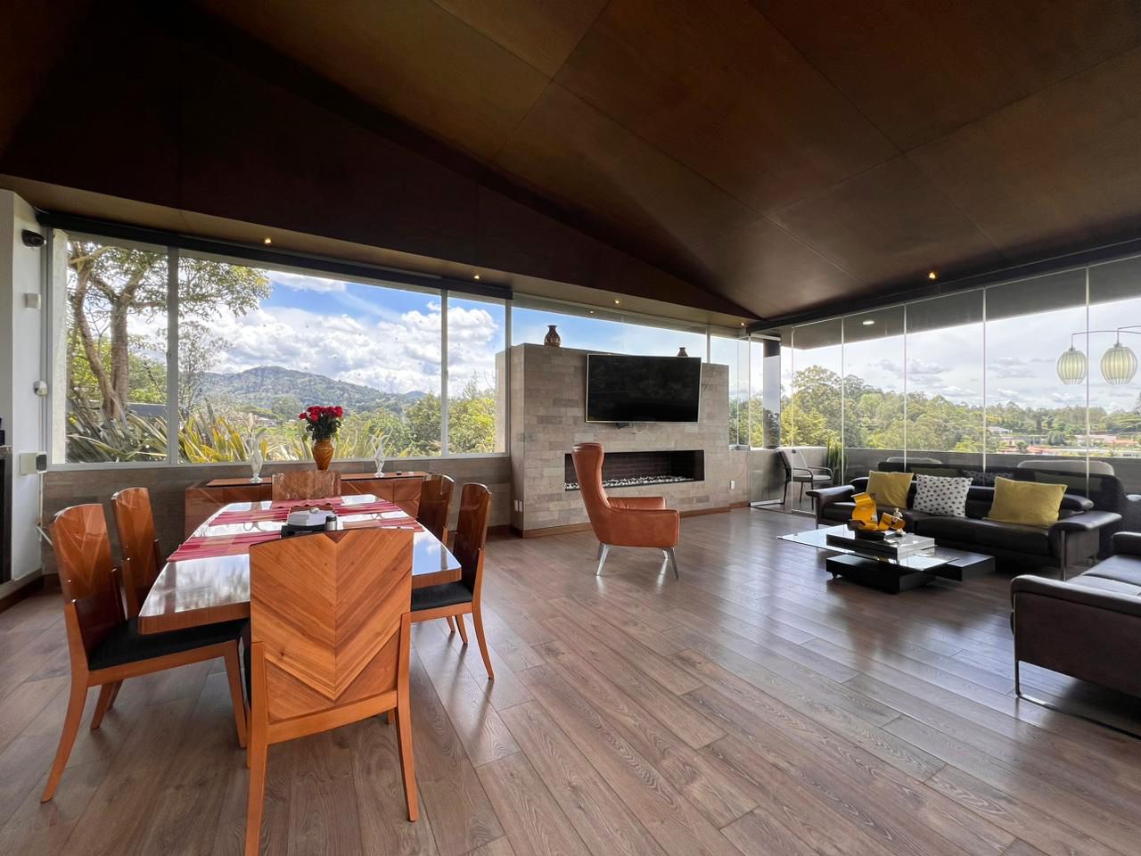 Casa en arriendo o venta Antioquia Rionegro Rionegro 734 m2 Habitaciones 3 Baños 6 Garajes 3 Precio venta $3550000000 Precio arriendo $20700000