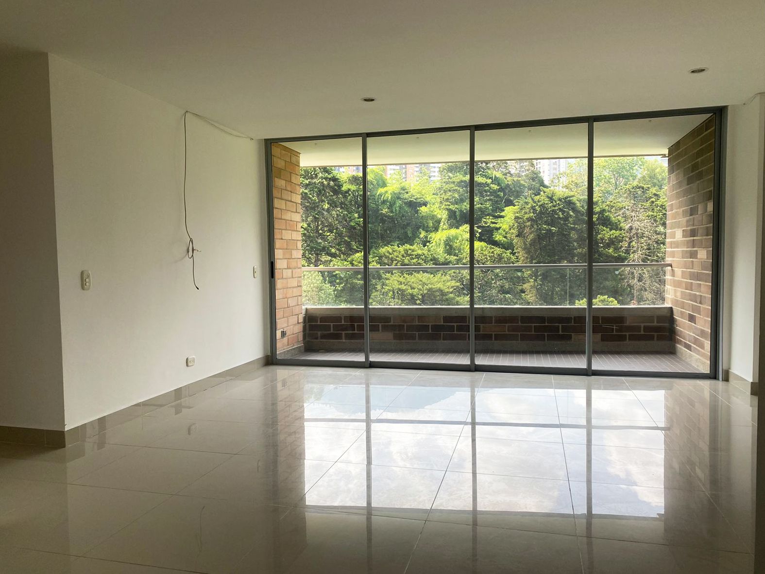 Apartamento en arriendo Antioquia Envigado Loma De Las Brujas 110 m2 Habitaciones 3 Baños 2 Garajes 3 Precio $4350000