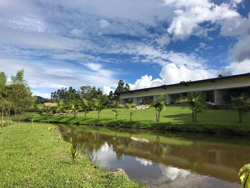 Casa en venta Antioquia Rionegro El Porvenir 646 m2 Habitaciones 5 Baños 13 Garajes 5 Precio $2300000000