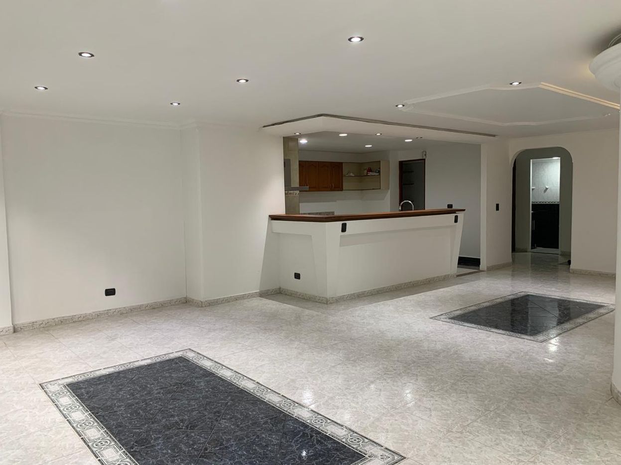 Apartamento en arriendo Antioquia Medellín Medellín 120 m2 Habitaciones 3 Baños 4 Garajes 3 Precio $4800000