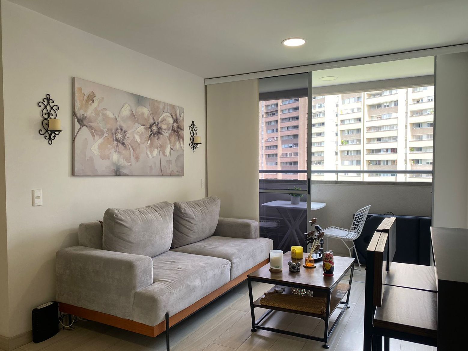 Apartamento en arriendo Antioquia Envigado El Chinguí 63 m2 Habitaciones 2 Baños 2 Garajes 2 Precio $5650000