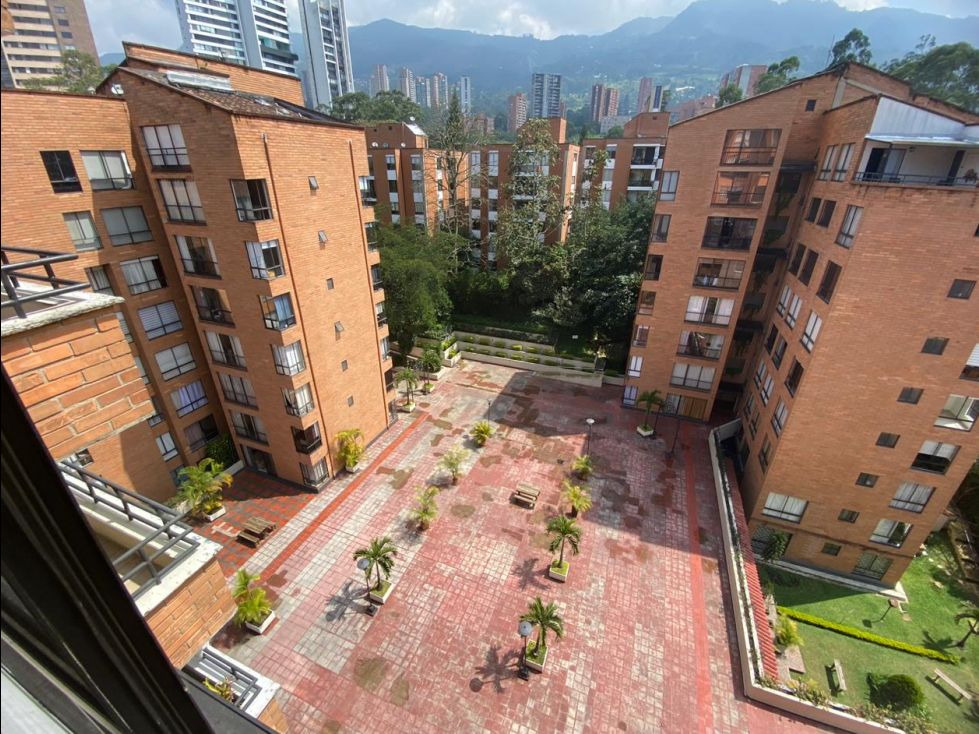 Apartamento en arriendo Antioquia Medellín Urbanizacion Torres De San Lucas 234 m2 Habitaciones 5 Baños 6 Garajes 1 Precio $5700600