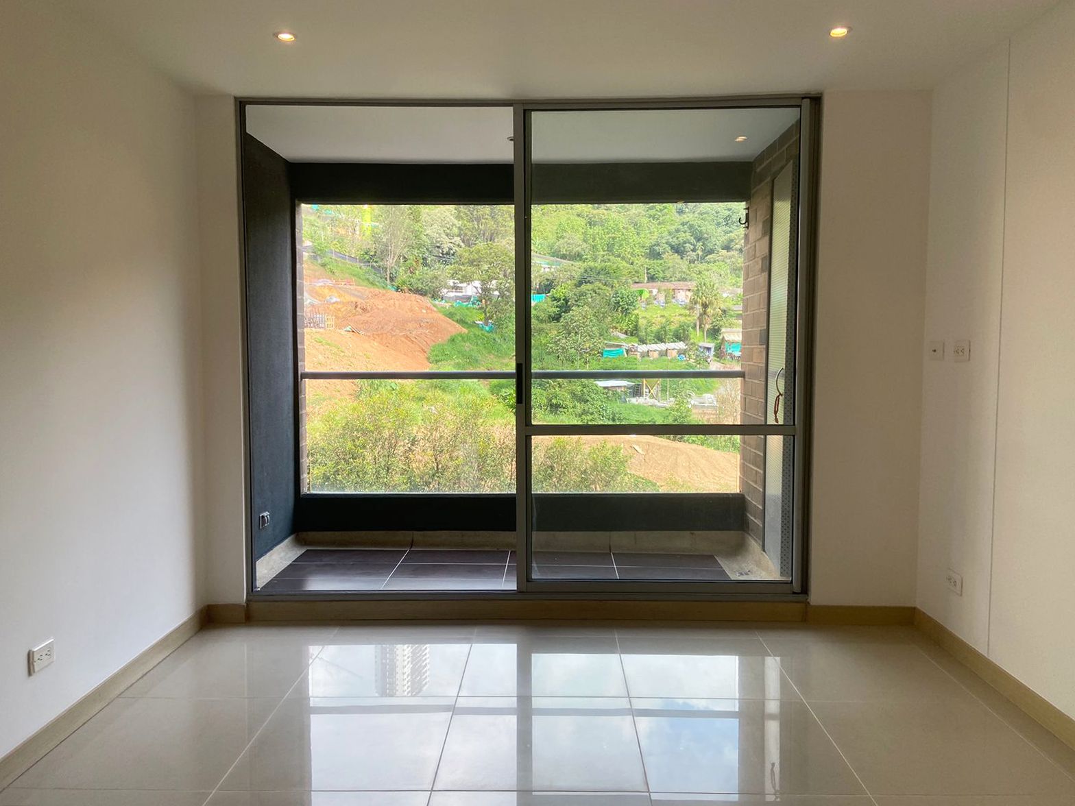 Apartamento en arriendo Antioquia Sabaneta Sabaneta 64 m2 Habitaciones 2 Baños 2 Garajes 2 Precio $2600000