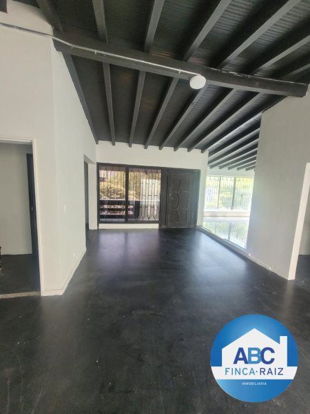 Casa en arriendo Antioquia Medellín Colon 260 m2 Habitaciones 6 Baños 4 Garajes 0 Precio $6700000
