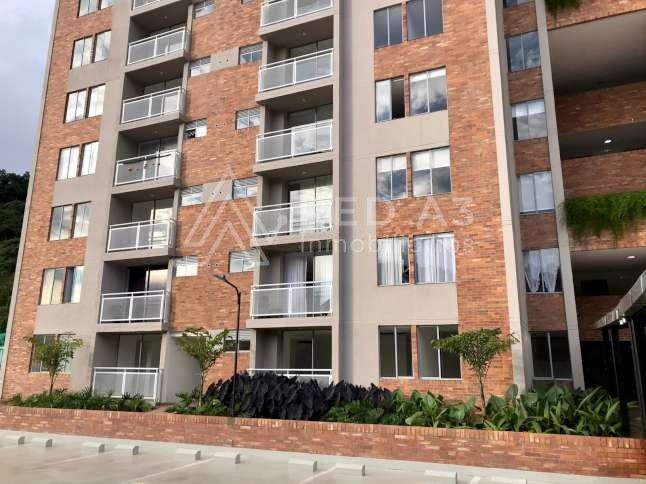 Apartamento en venta Risaralda Pereira El Poblado Ii Etapa 63 m2 Habitaciones 3 Baños 2 Garajes 2 Precio $330000000