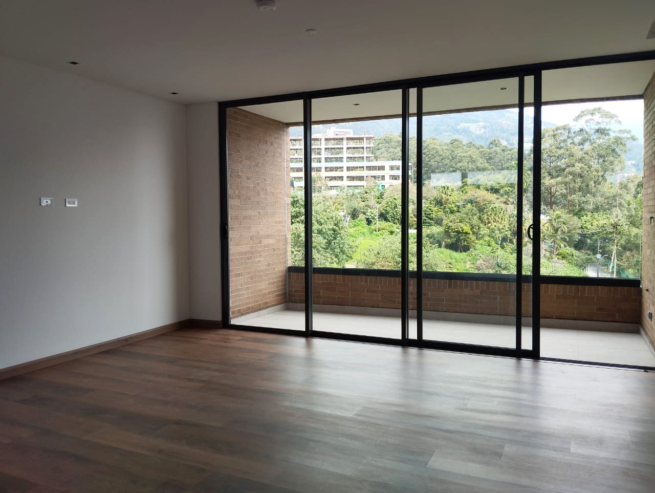Apartamento en arriendo o venta Antioquia Medellín Altos Del Poblado 104 m2 Habitaciones 2 Baños 4 Garajes 3 Precio venta $1000000000 Precio arriendo $5100000