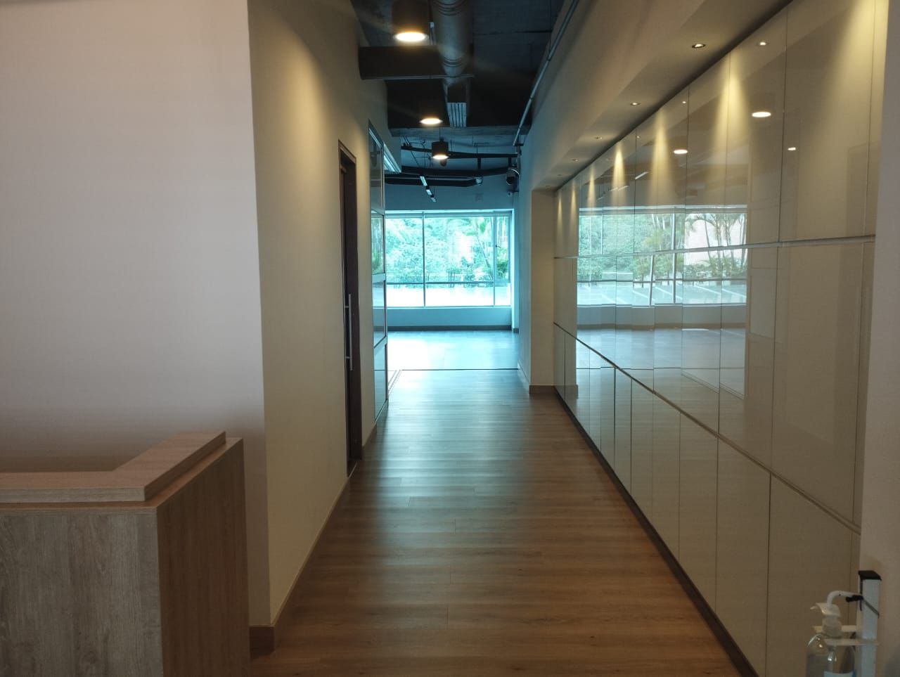 Oficina en arriendo Antioquia Medellín El Tesoro 130 m2 Habitaciones 0 Baños 2 Garajes 4 Precio $11200000