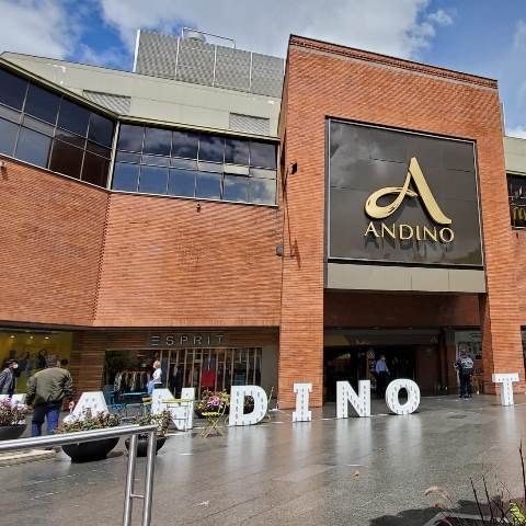 Local en venta Cundinamarca Bogotá El Retiro 38 m2 Habitaciones 0 Baños 10 Garajes 1 Precio $2800000000