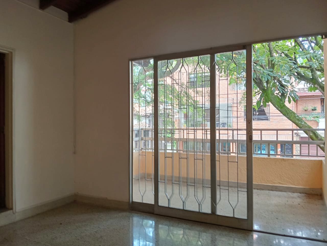 Casa en venta Antioquia Medellín Rosales 225 m2 Habitaciones 4 Baños 4 Garajes 2 Precio $850000000