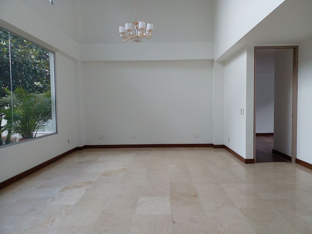 Casa en venta Antioquia El Retiro El Retiro 248 m2 Habitaciones 3 Baños 6 Garajes 5 Precio $1600000000