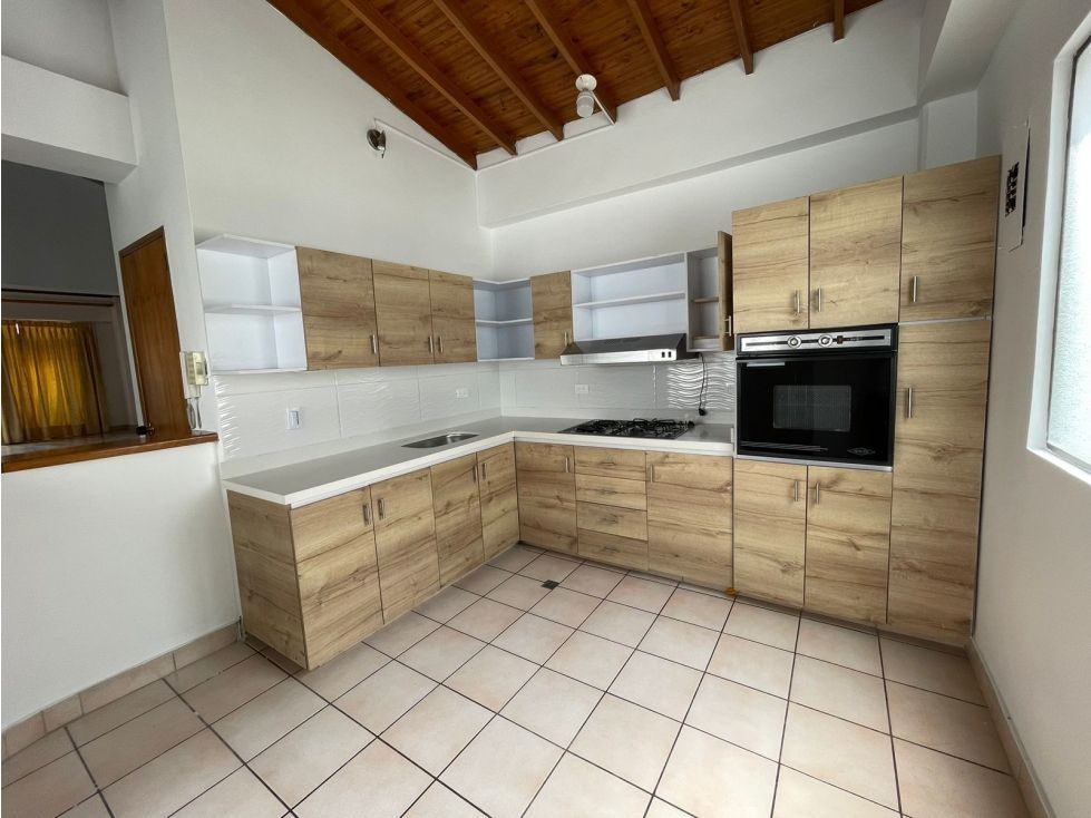 Casa en venta Antioquia Medellín Calasanz Parte Alta 215 m2 Habitaciones 4 Baños 4 Garajes 0 Precio $780000000