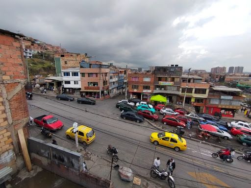 Casa en venta Cundinamarca Bogotá Popular Modelo 232 m2 Habitaciones 7 Baños 6 Garajes 1 Precio $670000000